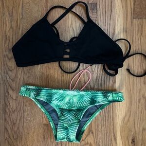 Jolyn Bikini Set size small